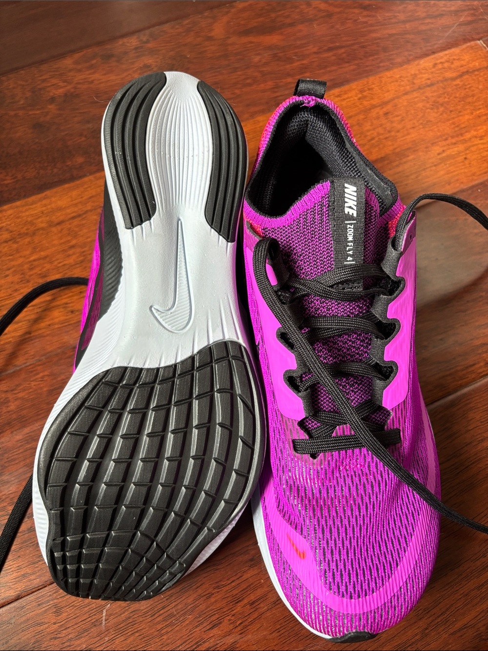 Nike zoom fly 4 Women's Running Shoes in Vibrant purple, black and gray
